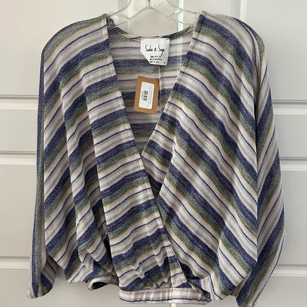 Long Sleeve V-Neck striped sweater top, size medium, new with tags, Sadie & Sage - Picture 1 of 4